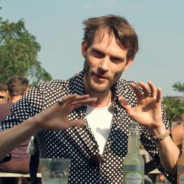 Simon van Asch Mana Kombucha